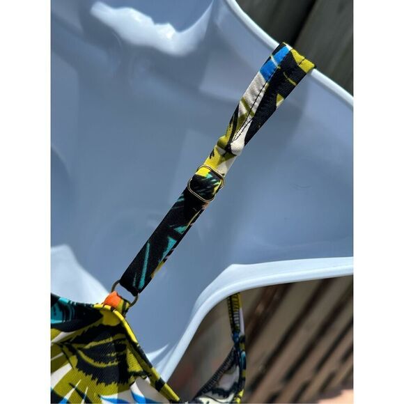 Miraclesuit Floral Hibiscus Red Yellow Green Blue Size 12 - Picture 4 of 10